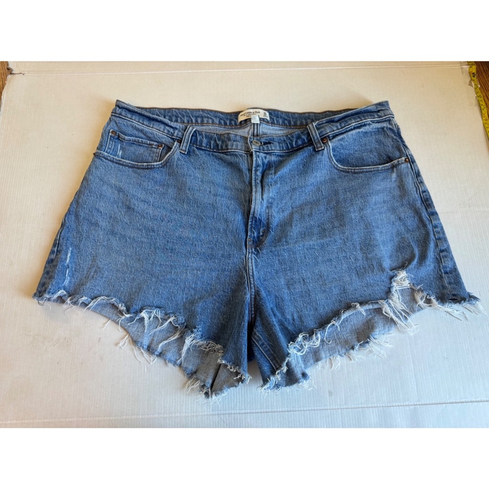 Abercrombie & Fitch Curve Love High Rise 4" Mom Short Blue Denim Size 35 20